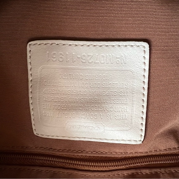 Coach signature beige tan Carly Bucket Purse optic white trim - Picture 13 of 15